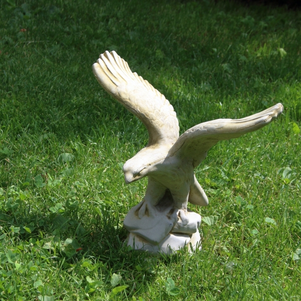 Zahradní socha orel 35x21x33cm