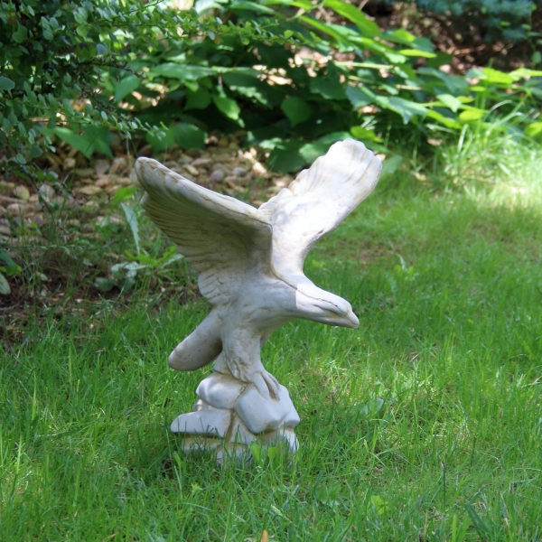 Zahradní socha orel 35x21x33cm