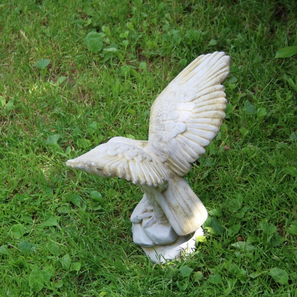 Zahradní socha orel 35x21x33cm