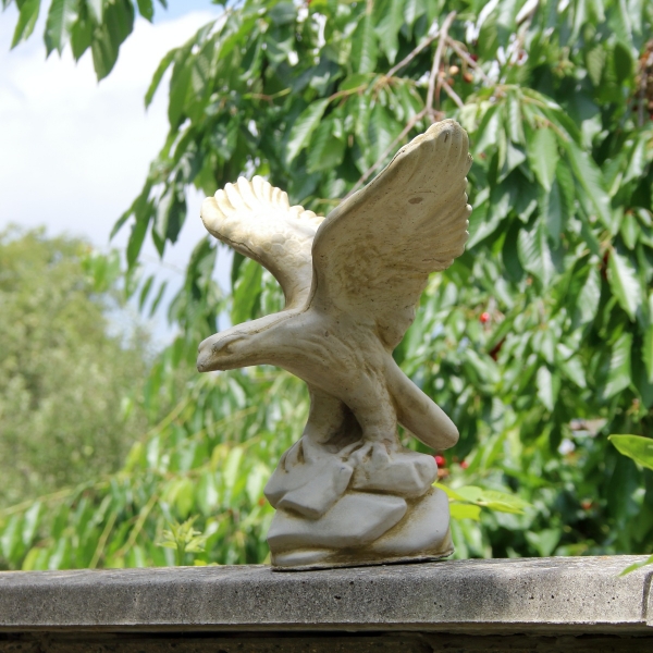 Zahradní socha orel 35x21x33cm