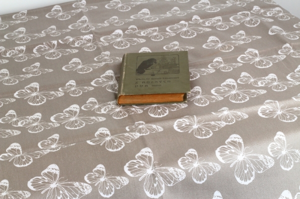 Zahradní ubrus omyvatelný motýli 170x140cm