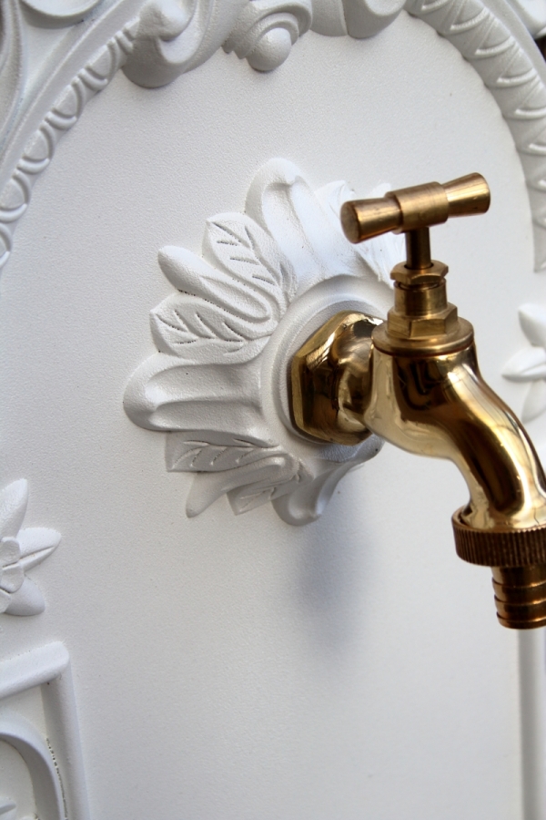 Zahradní umyvadlo na zeď 37x61x19cm