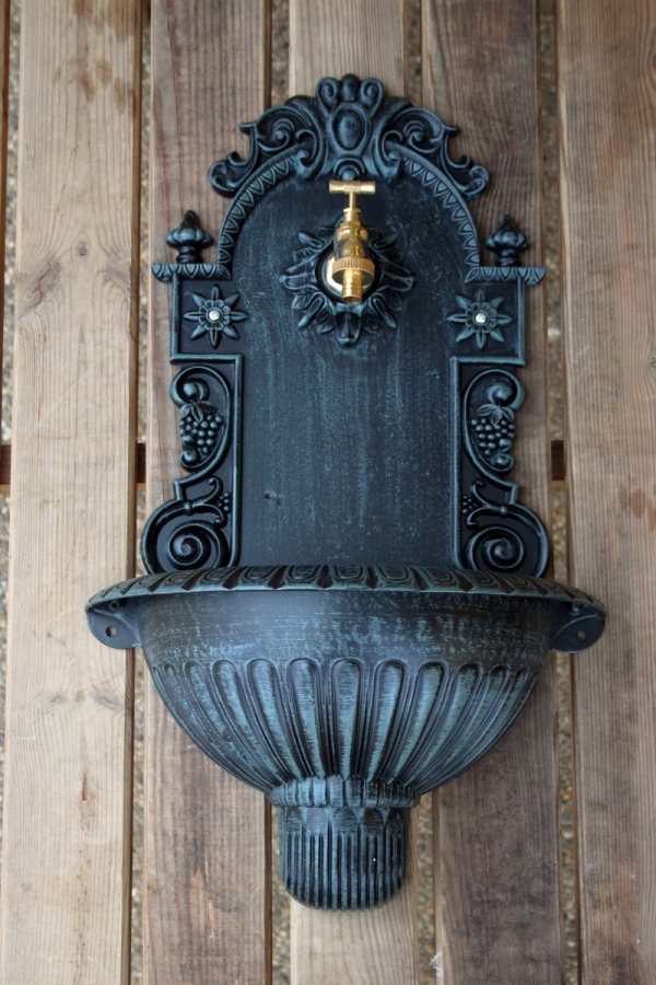 Zahradní umyvadlo - venkovní s kohoutkem