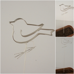 Zápich do květináče kovový ptáček 59cm