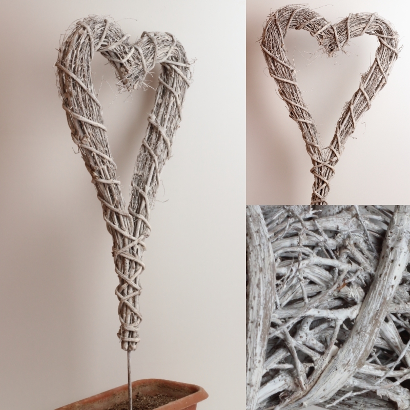 Zápich do trávníku proutěné srdce bílé motané 40x90x7cm