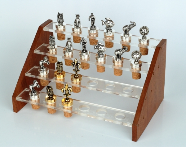 Zátka na víno Fleur de lis zlatá 7cm