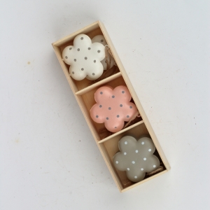 Závěsná dekorace kovová květina s puntíky (box 6ks)