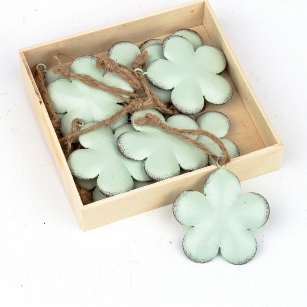 Závěsná kovová dekorace květina mint 5,5cm