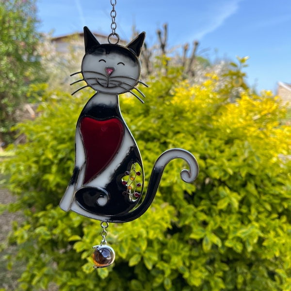 Závěsná skleněná dekorace do okna kočka 30cm