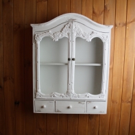 Závěsná skříňka bílá 60×13,5 ×75cm