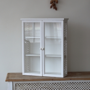 Závěsná skříňka dřevěná do kuchyně