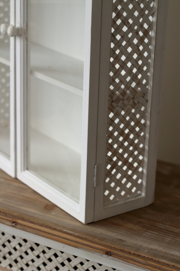 Závěsná skříňka dřevěná do kuchyně