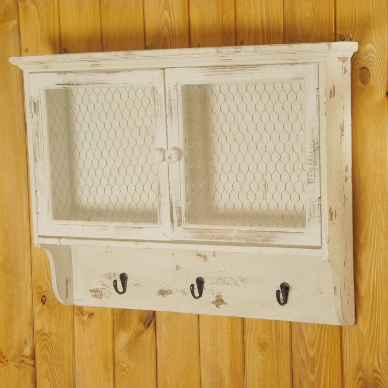 Závěsná skříňka s králičím pletivem a háčky 47x58x15cm