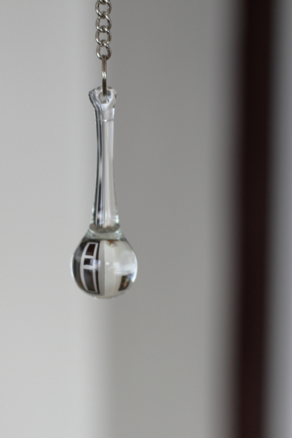 Závěsná zvonkohra ptáče stříbrný kov 68cm