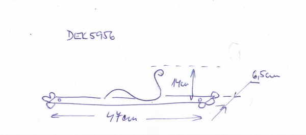 Zdobená kovová konzole na zeď 45cm
