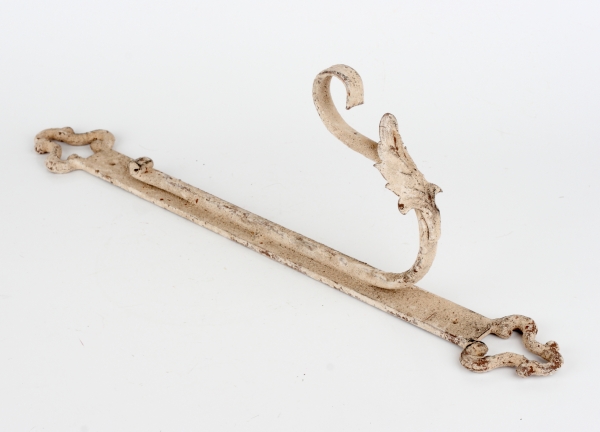 Zdobená kovová konzole na zeď 45cm