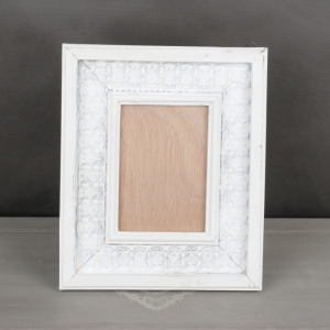 Zdobený bílý fotorámeček 30x25x2cm