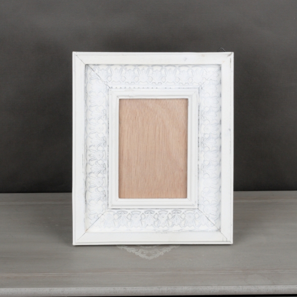 Zdobený bílý fotorámeček 30x25x2cm