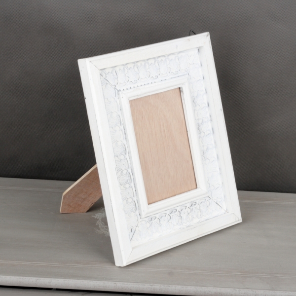 Zdobený bílý fotorámeček 30x25x2cm