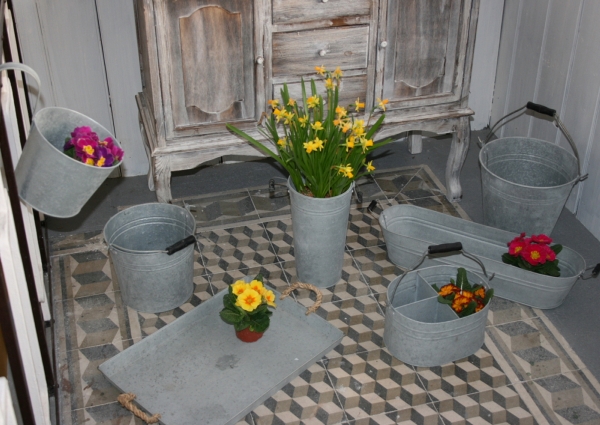 Zinkový květináč 15,5cm