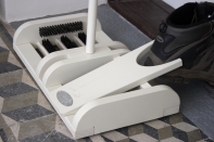 Zouvák na boty s čističem bílý