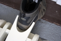 Zouvák na boty s čističem bílý