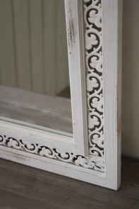 Zrcadlo bílé v provence stylu s ornamenty 49x67cm