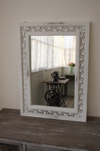 Zrcadlo bílé v provence stylu s ornamenty 49x67cm