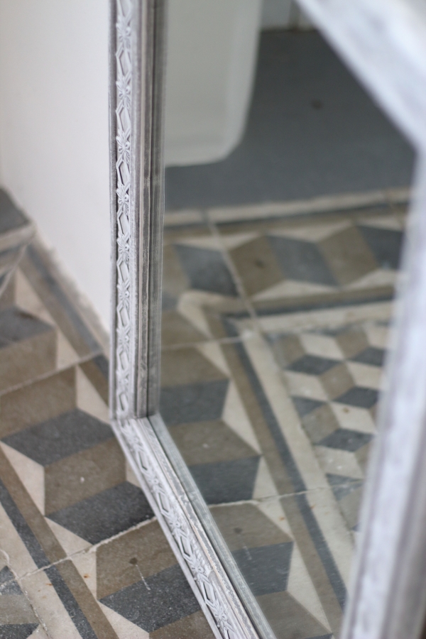 Zrcadlo do koupelny šedé s patinou 66x48cm