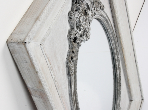 Zrcadlo s plastickým zdobením 63x44cm