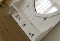 Zrcadlo s poličkou srdce 61cm