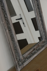 Zrcadlo vintage s ornamenty 49x67cm