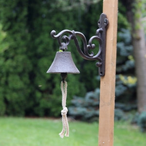 Zvonek litinový s ornamenty