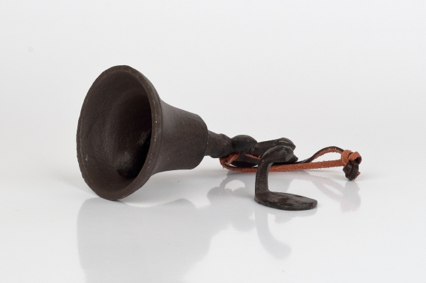 Zvonek na zavěšení na stěnu 7x13cm