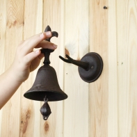 Zvonek ruční litinový 22cm