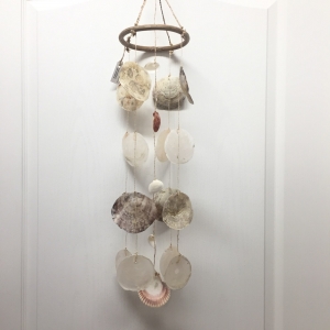 Zvonkohra z mušlí 88cm